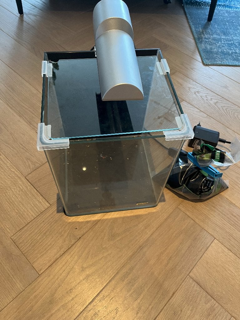Nanocube aquarium set – incl. lamp en bodemgrond, Ophalen, Gebruikt, Dennerle, Inclusief deksel