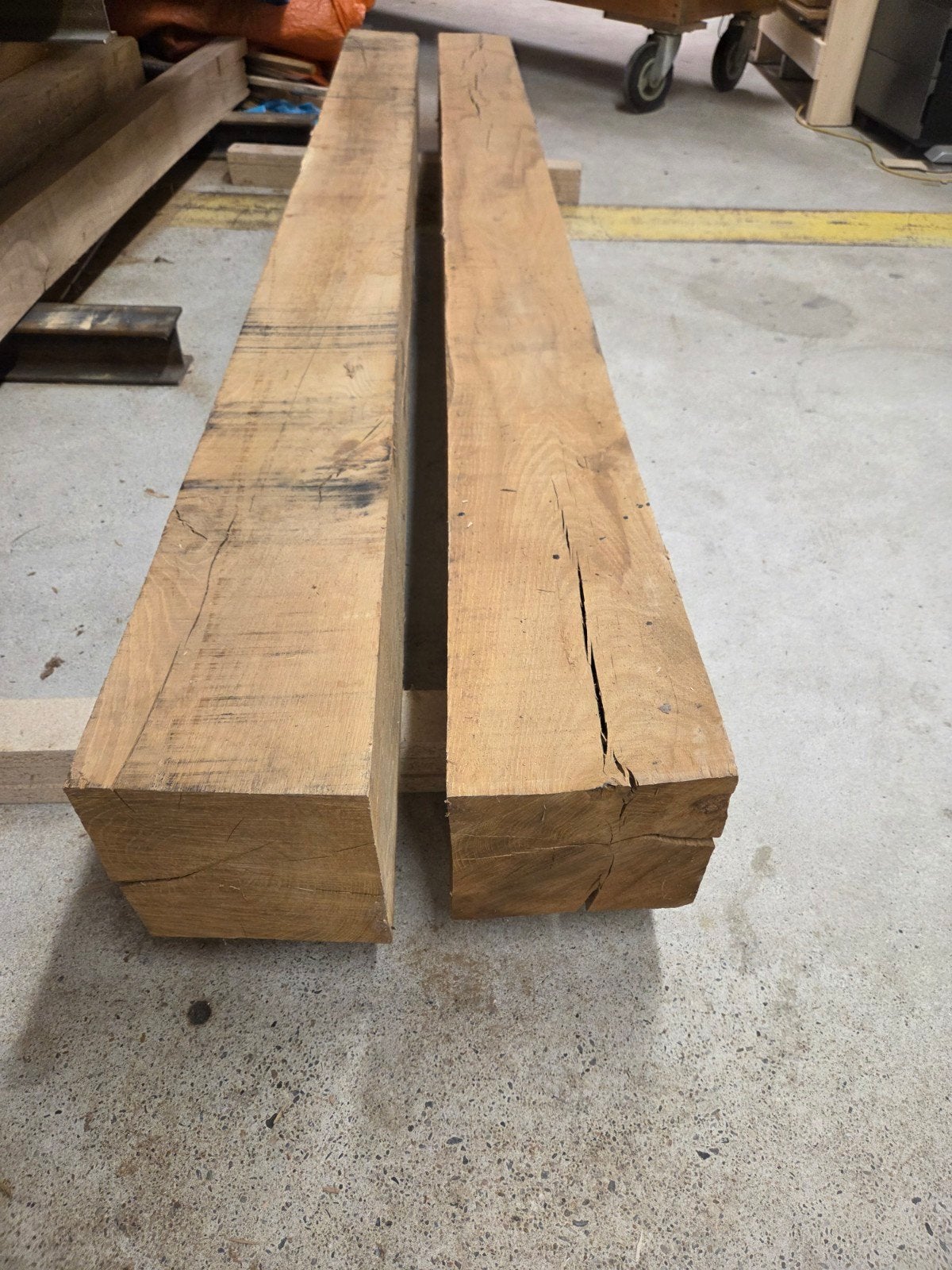 Rustiek eiken balken 20x20x255 cm - Natuurlijk gedroogd, Doe-het-zelf en Verbouw, Hout en Planken, Ophalen, Gebruikt, Eiken, 250 tot 300 cm