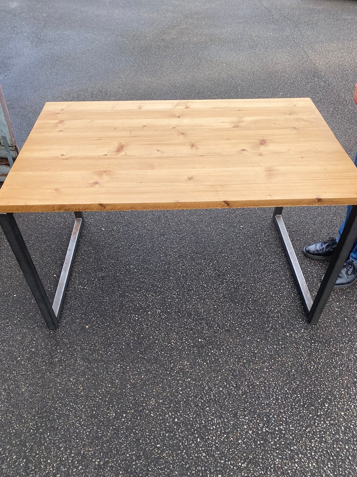 Houten bureau tafel, Ophalen, Zo goed als nieuw