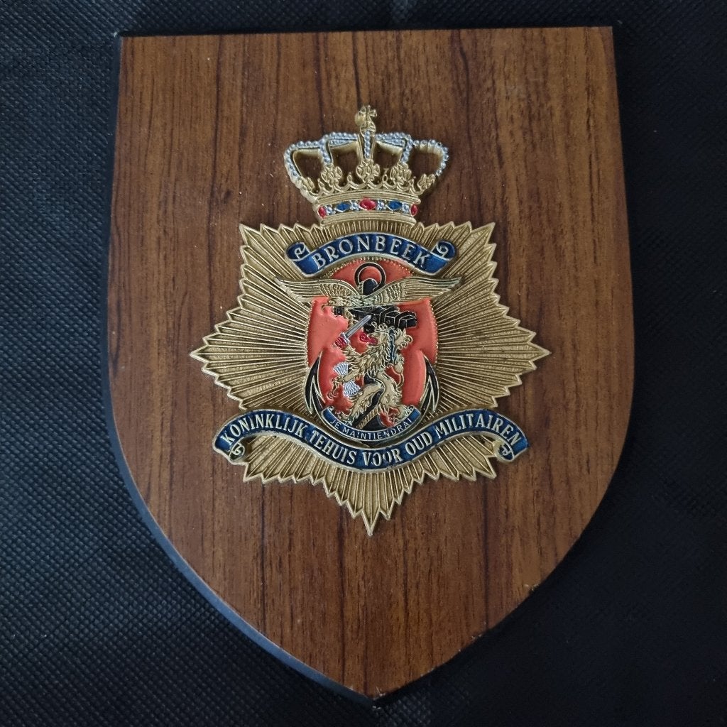 Wapenschildje Bronbeek, Verzenden, Overige soorten, Nederland, Embleem of Badge