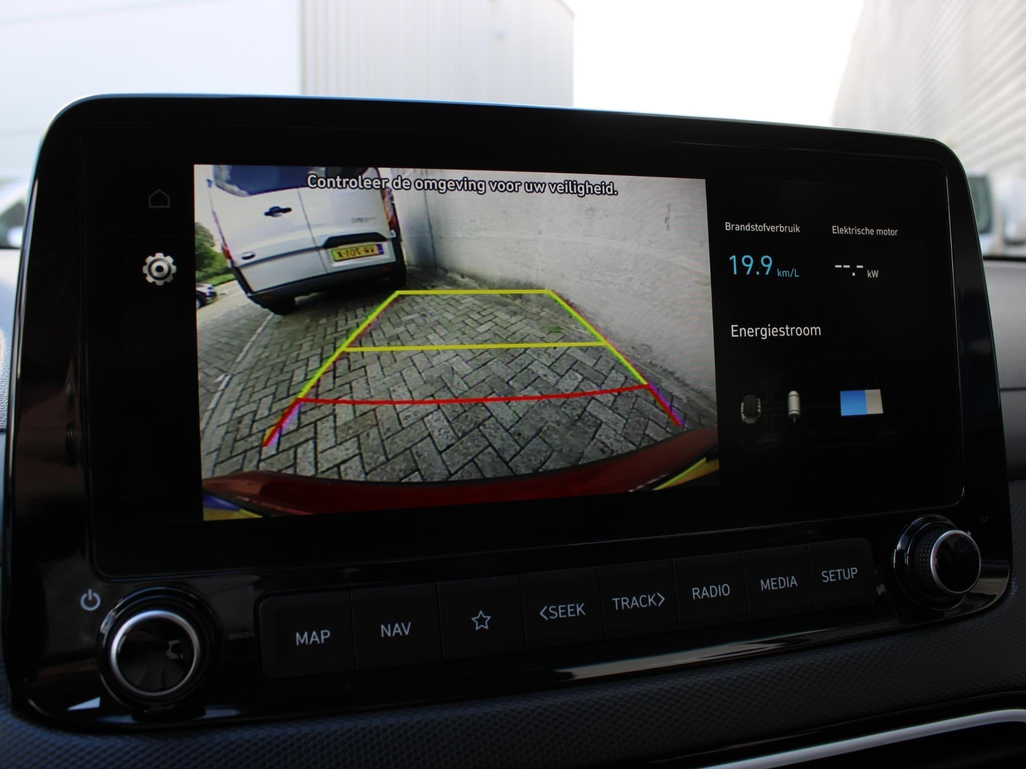 Foto 13 van Hyundai Kona 1.6 GDI HEV Comfort | APPLE CARPLAY | ACHTERUIT