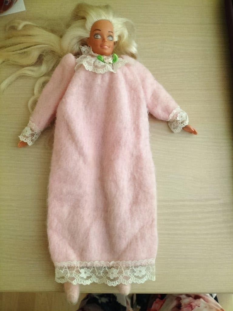 Barbie Mattel met Nachtjapon, Verzamelen, Ophalen of Verzenden, Zo goed als nieuw, Pop