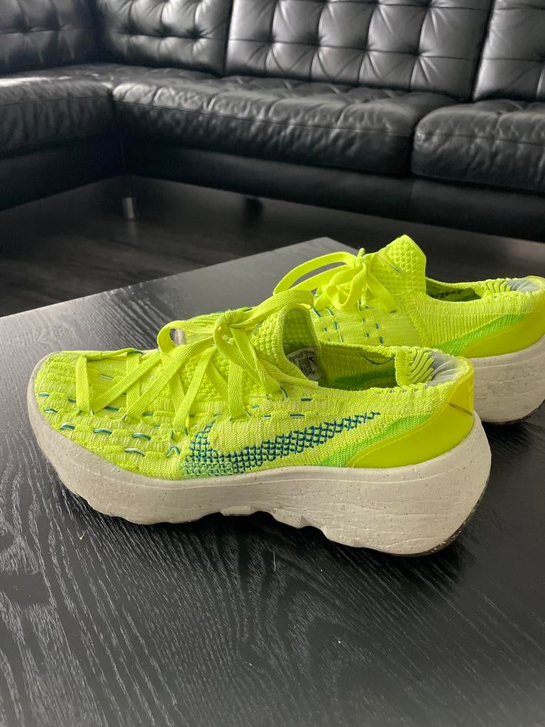 Nike Space Hippie 04 - Maat 38,5 - Zo goed als nieuw, Ophalen of Verzenden, Zo goed als nieuw, Geel, Sneakers of Gympen