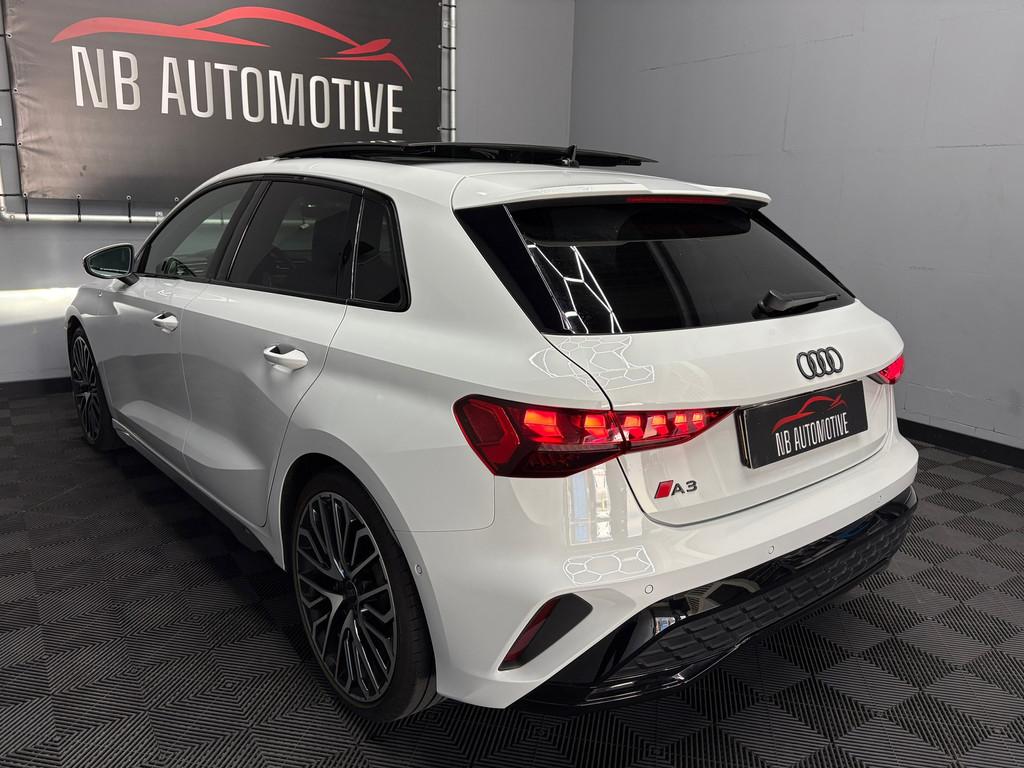 Audi A3 Sportback 35 TFSI Pano Headup 3x S-line, 4 cilinders, Wit, Bedrijf, 19 km/l