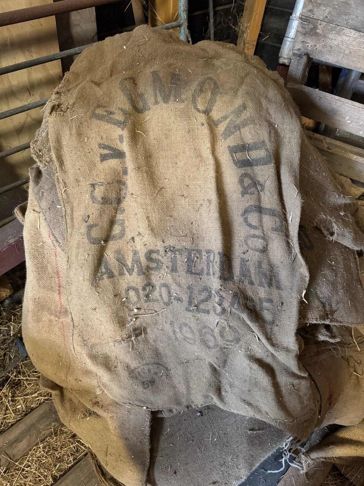 Meerdere jute zakken, Ophalen, Gebruikt