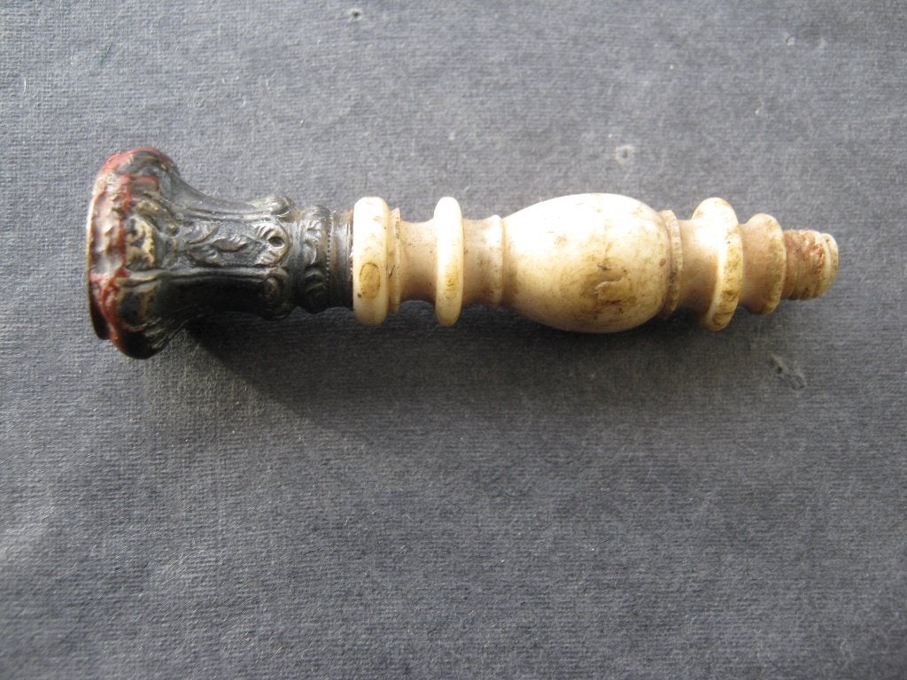 1 Antieke Lakstempel met monogram, Verzenden
