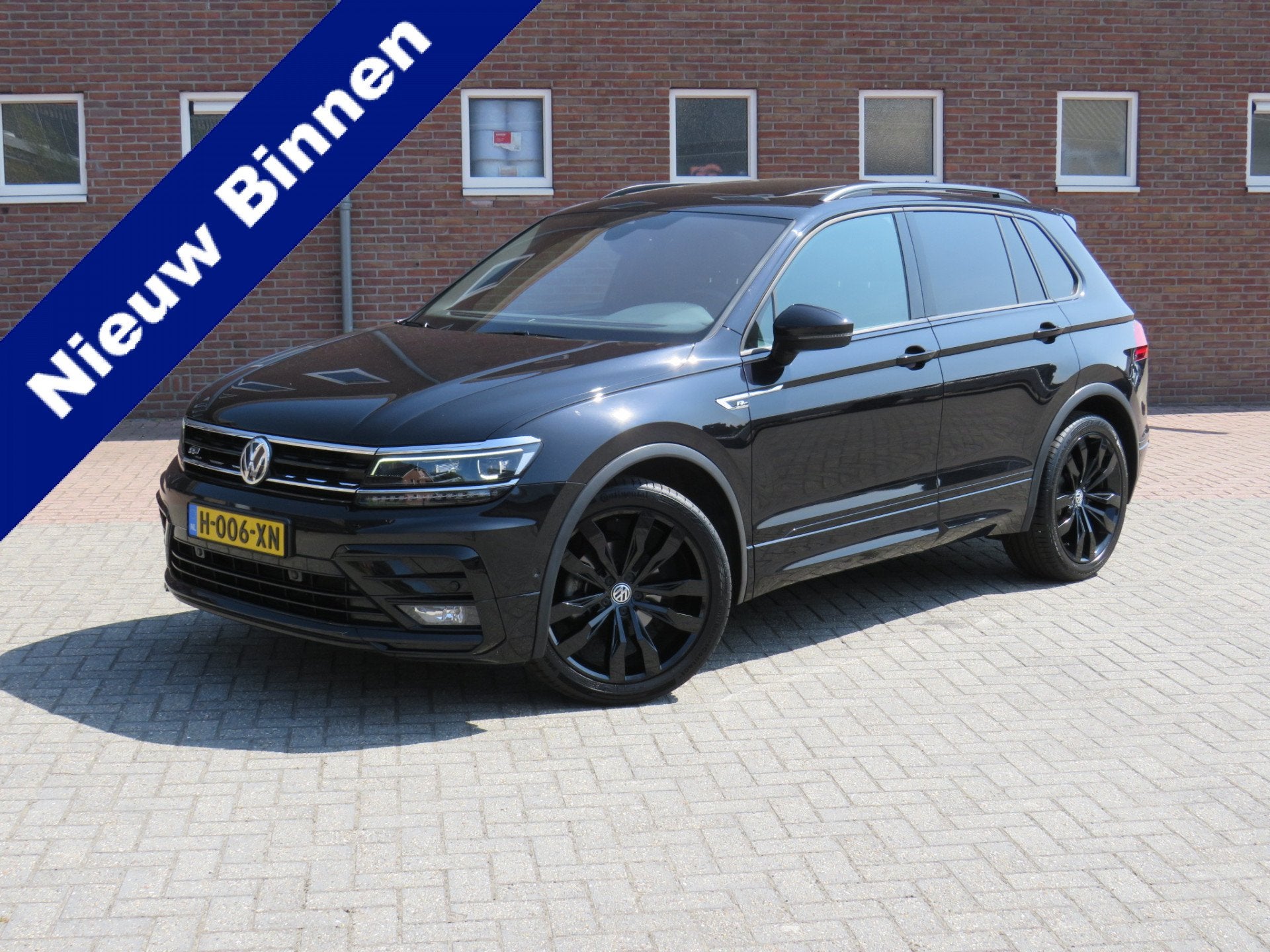 Volkswagen Tiguan 1.5 TSI 150Pk DSG Highline Bns R-Line * Ri, 150 pk, Alcantara, Zwart, Origineel Nederlands