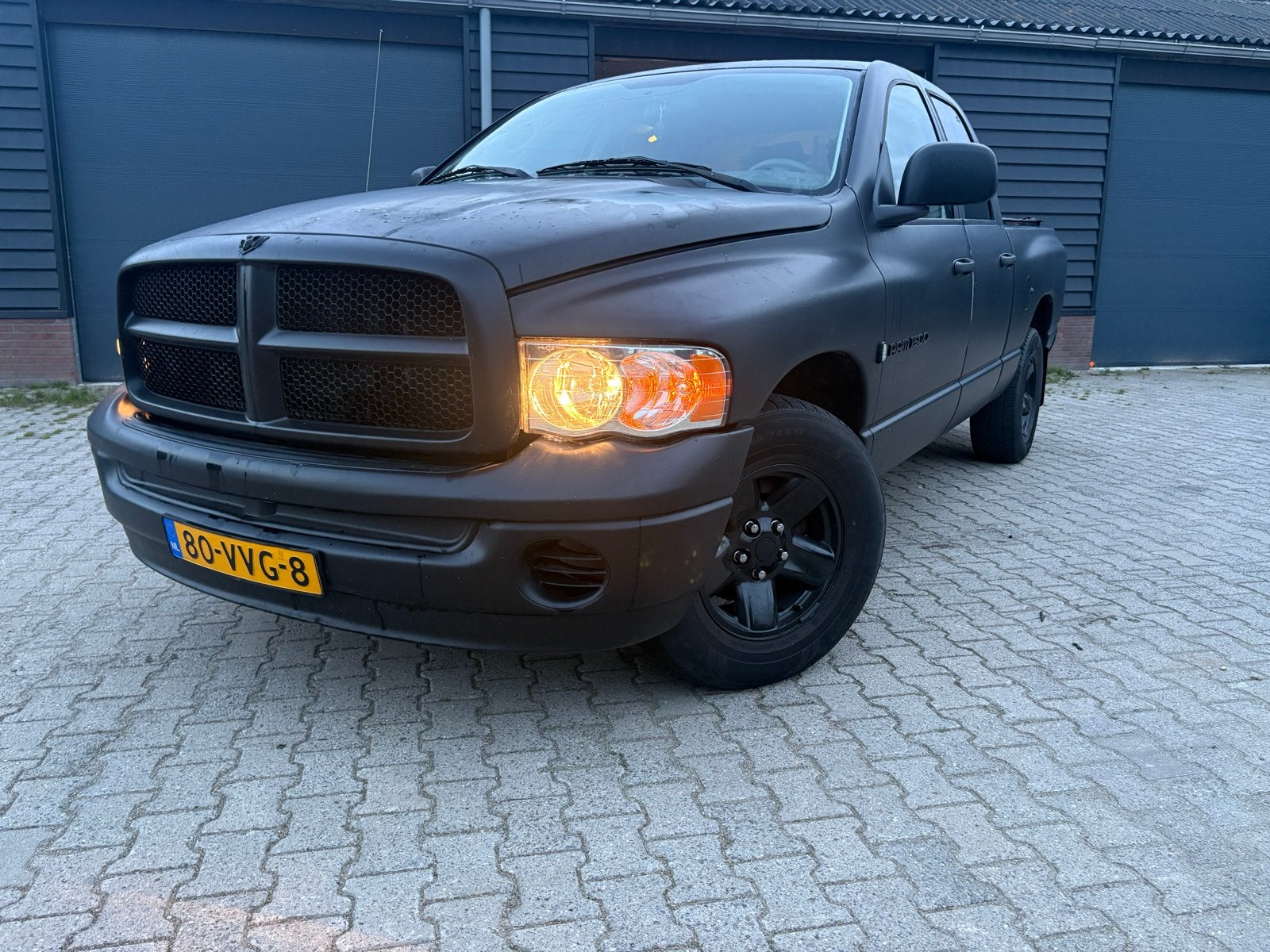 Dodge RAM 1500  4.7 magnum v8  2003, Auto's, Automaat, Beige, Particulier, 6 stoelen