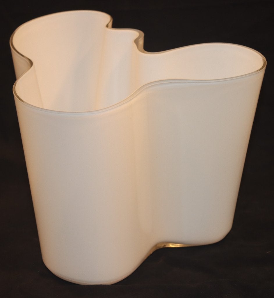 Iittala Alvar Aalto "Savoy" vaas in wit opaalglas, Ophalen of Verzenden