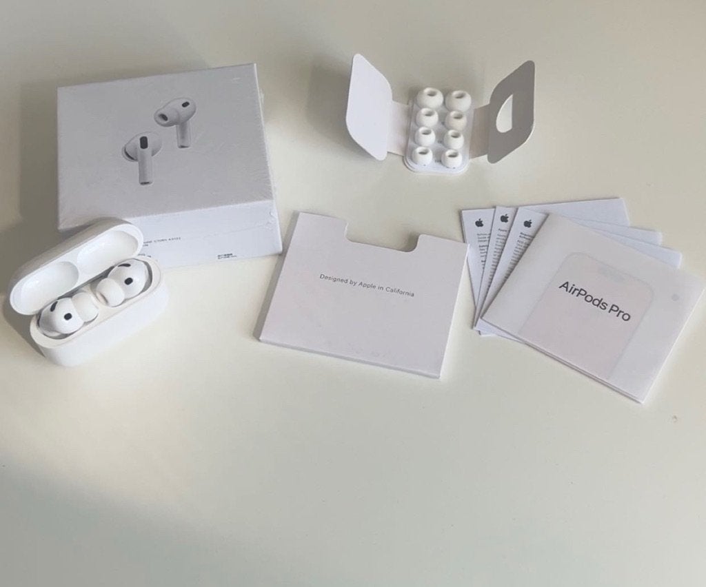 Nieuwe Apple AirPods Pro 3,4 nieuwste generaties (gesealed), In gehoorgang (in-ear), Nieuw, Ophalen of Verzenden, Apple