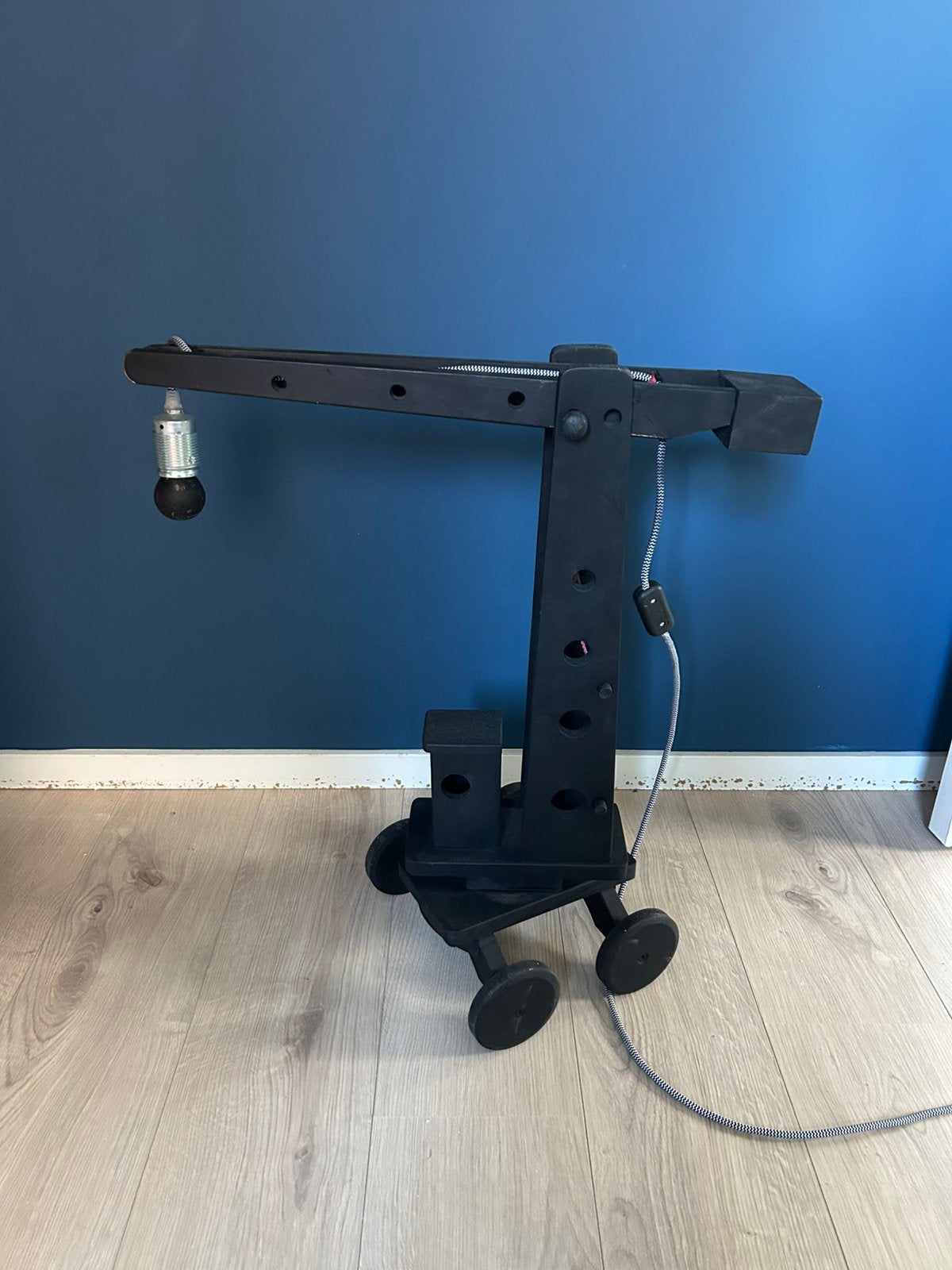 Houten hijskraan lamp, Zwart, Ophalen of Verzenden, Gebruikt, Lamp