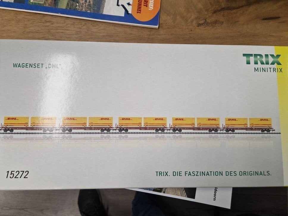 Minitrix DHL wagonset 5-delig in ovp 15272, Treinset, Gelijkstroom, Trix, Nieuw
