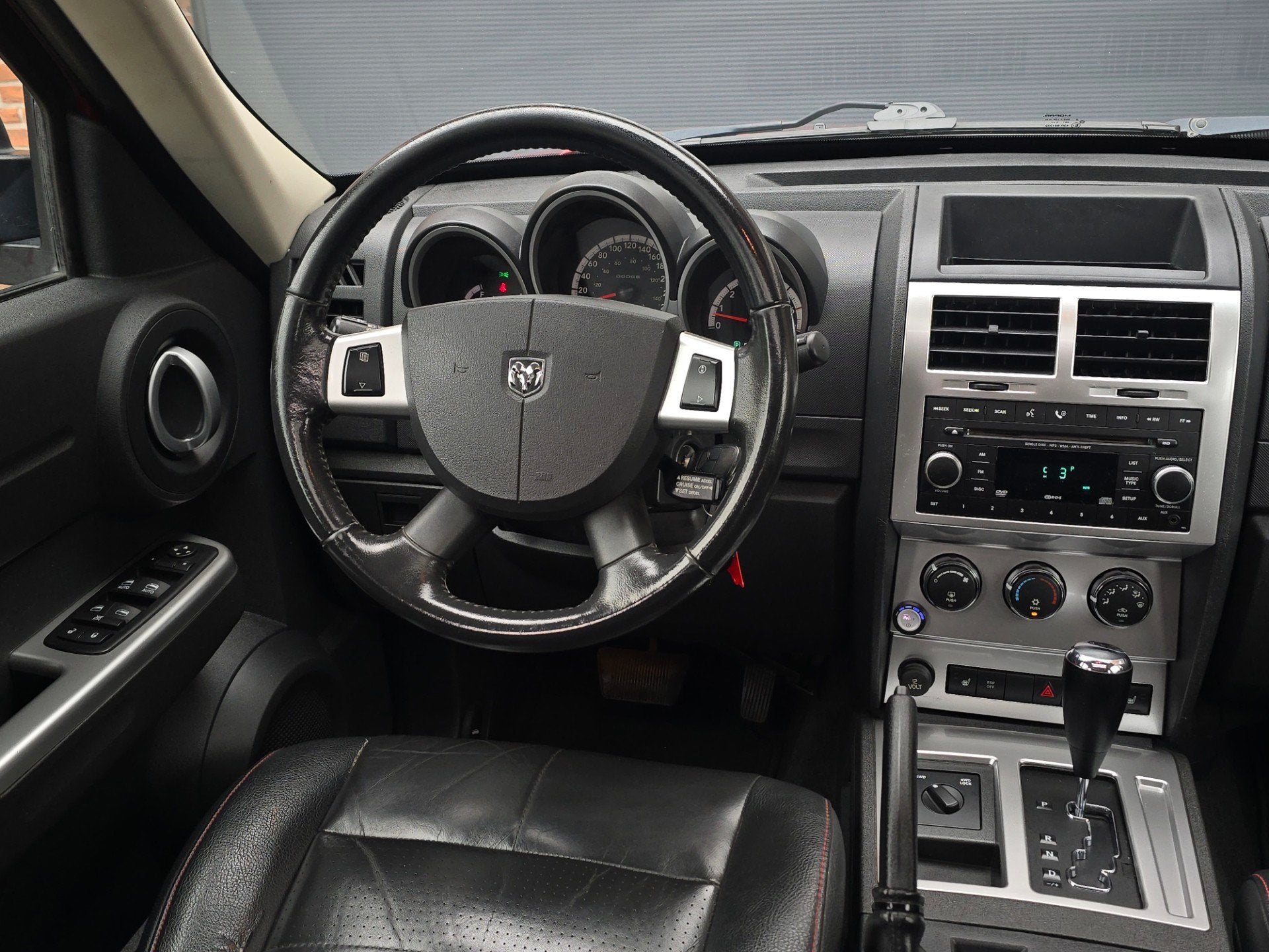 Dodge Nitro 4.0 V6 R/T LPG | Dakraam |Leer |, Auto's, Automaat, Gebruikt, Open dak, Bedrijf