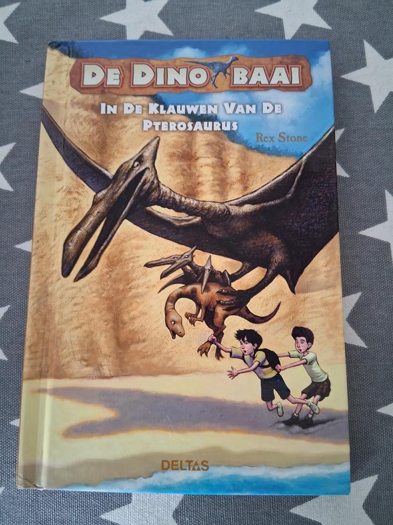 boek de dino baai - in de klauwen van de pterosaurus, Ophalen of Verzenden, Gelezen, Fictie algemeen