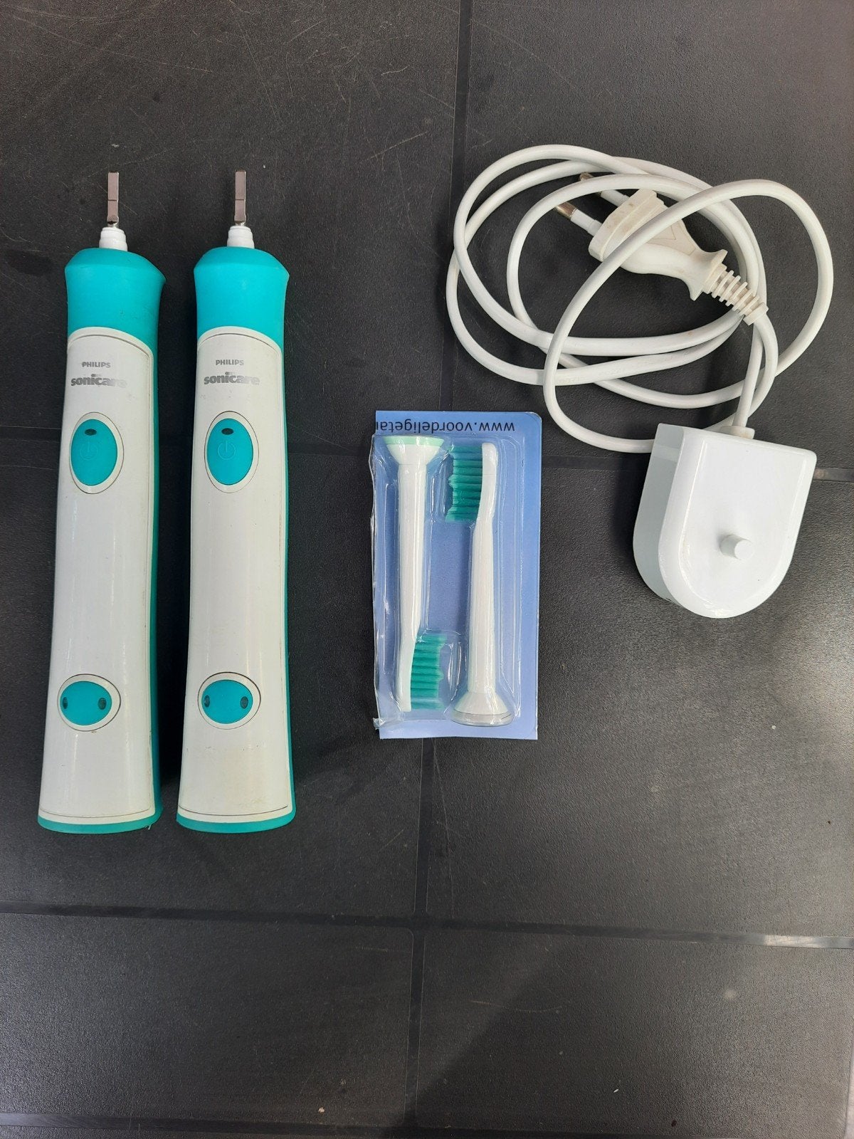 2x Philips Sonicare For Kids HX6320 + 2 opzetborstels, Ophalen of Verzenden, Gebruikt