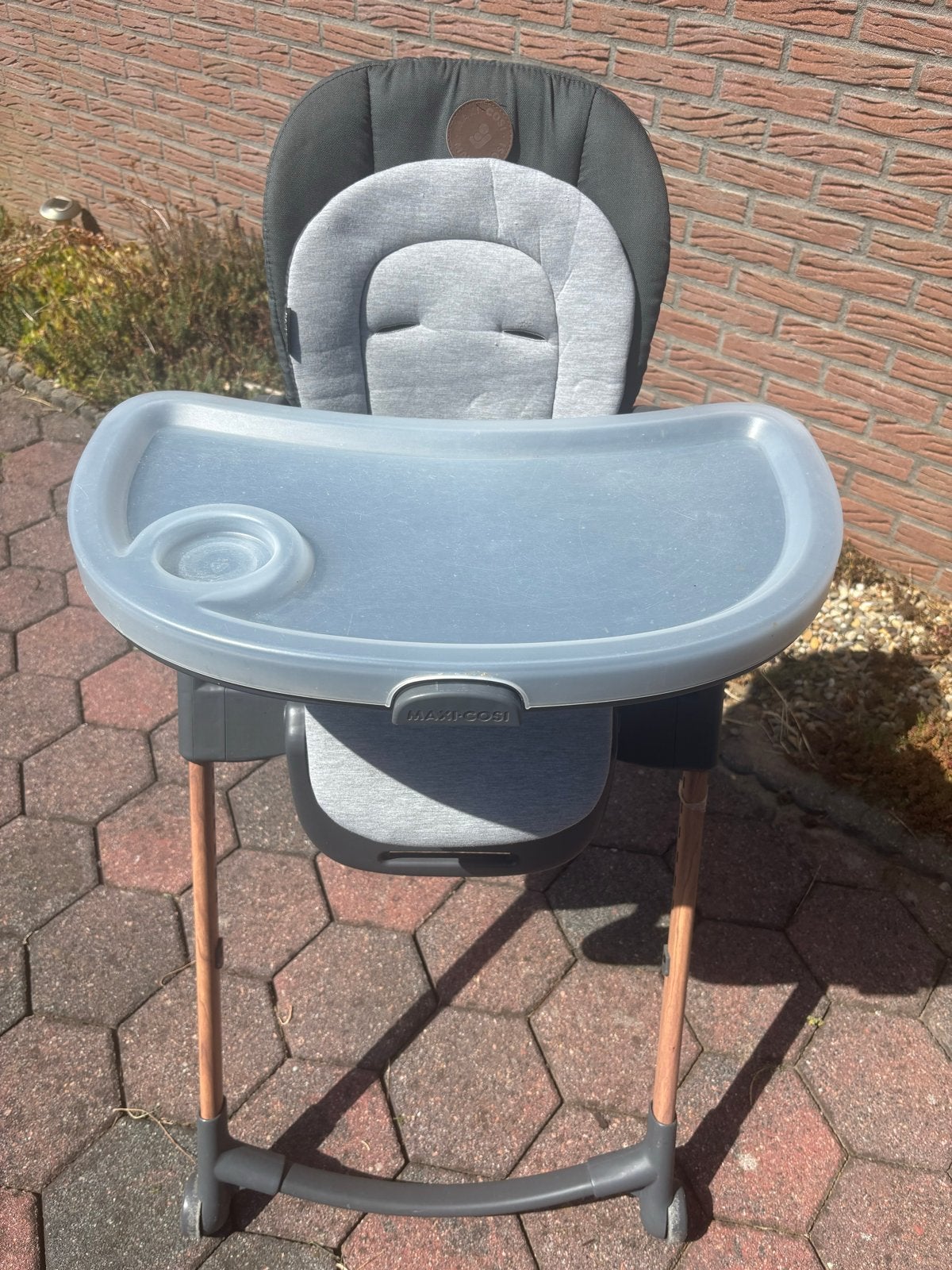 Maxi-Cosi Nesta meegroeistoel met eetblad, Kinderen en Baby's, Kinderstoelen, Ophalen, Gebruikt, Meegroeistoel, Gordel(s)