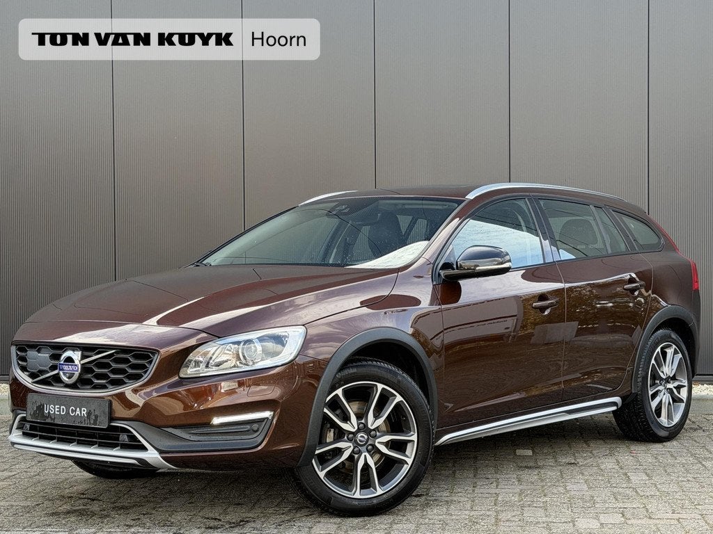 Volvo V60 Cross Country 2.0 D4 Summum Intellisafe Leder Schu, Auto's, Voorwielaandrijving, Automatische klimaatregeling, 168 €/maand