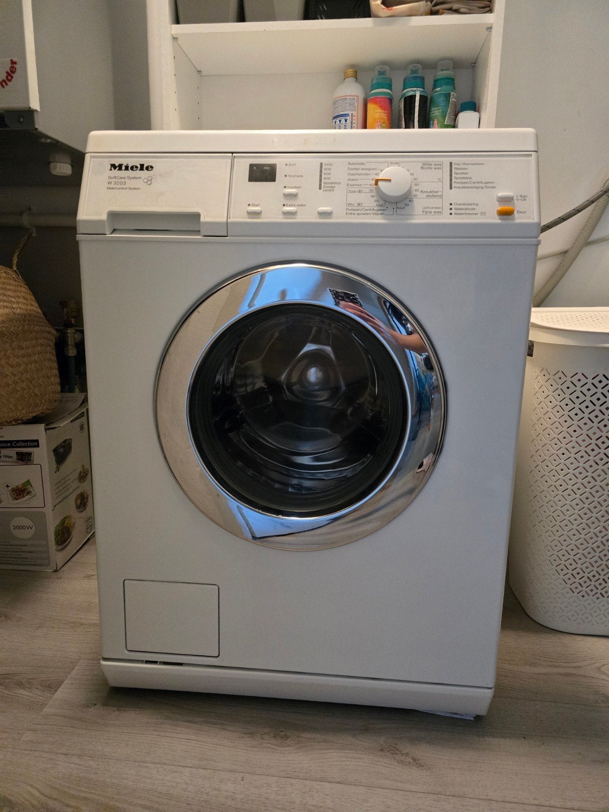 Miele SoftCare System W3203 Wasmachine + Wasmachinekast, Ophalen, Gebruikt, Voorlader, 85 tot 90 cm