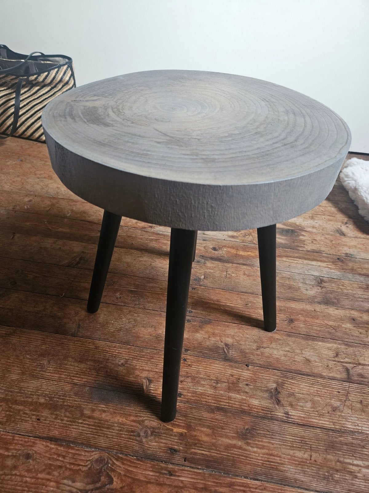 Ronde bijzettafel met houten blad en zwarte poten, Huis en Inrichting, Tafels | Bijzettafels, Ophalen, Minder dan 55 cm, Rond