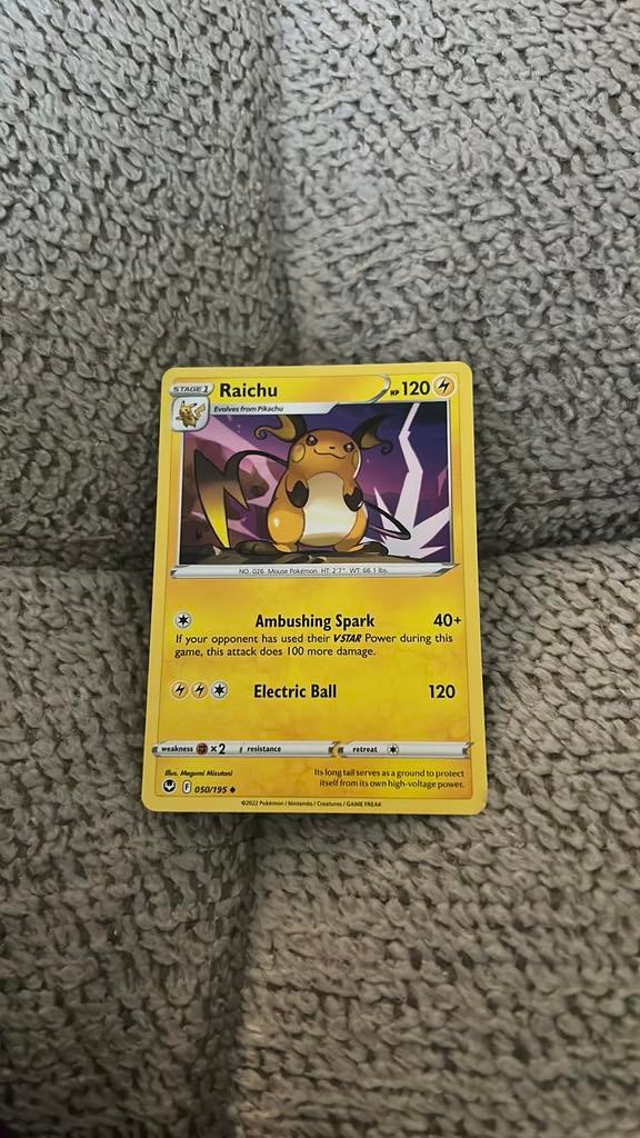 Raichu pokemon kaart, Ophalen of Verzenden, Zo goed als nieuw