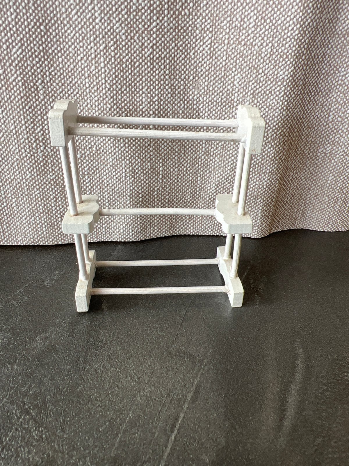 Poppenhuis kledingrek 1:12 - Miniatuur meubel, Ophalen of Verzenden, Gebruikt, Poppenhuis