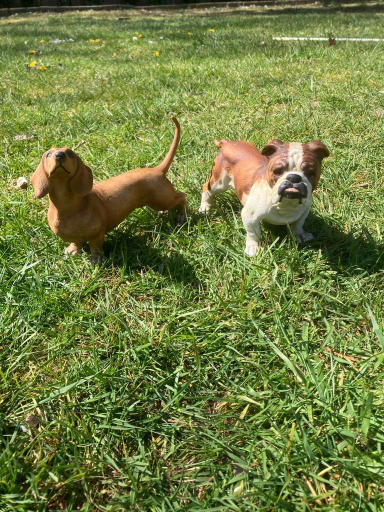 Set van 2 hondenbeeldjes: Bloedhond en Bulldog, Ophalen of Verzenden, Gebruikt, Dier