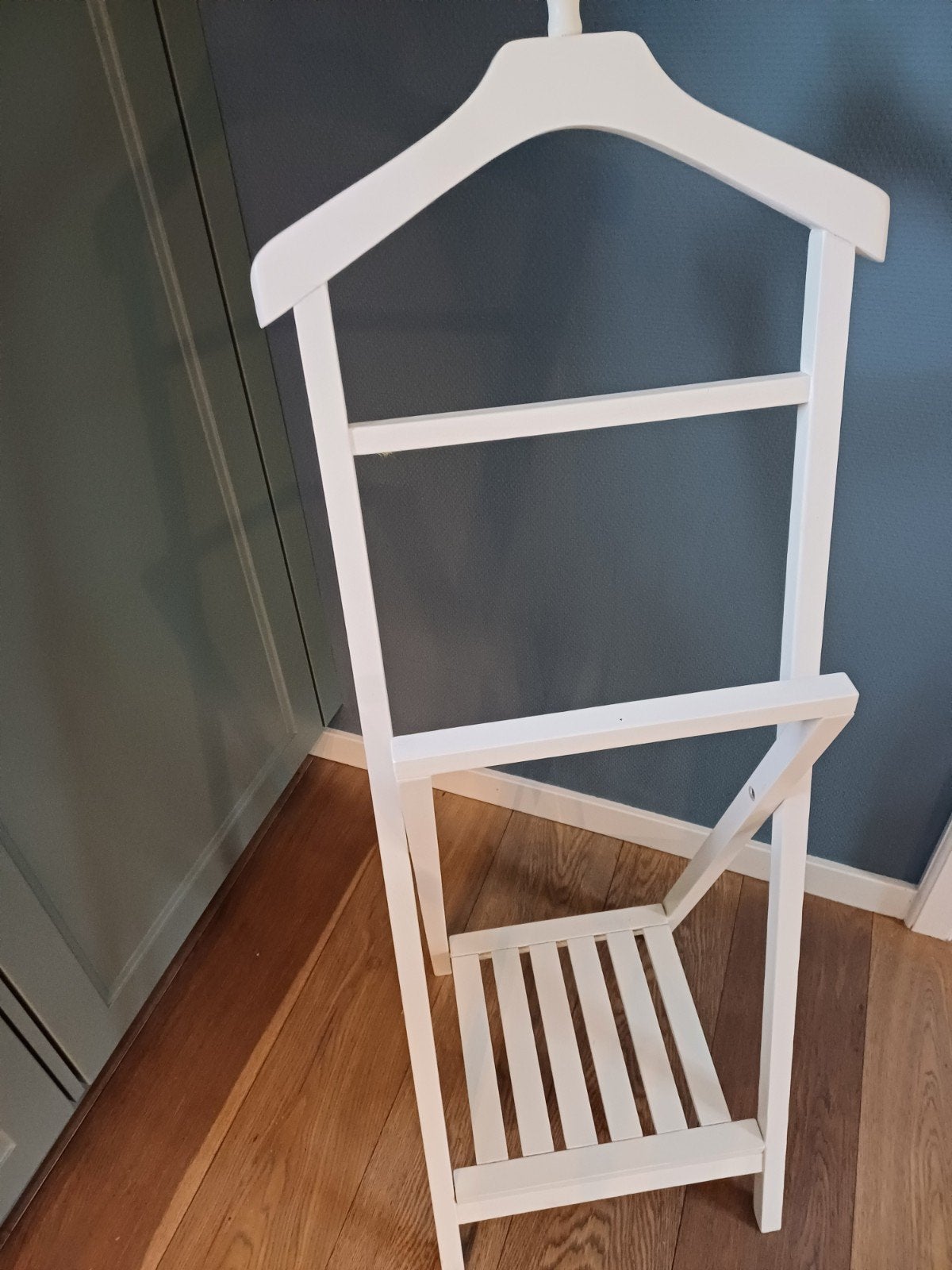 Witte kledingstandaard  dressboy/ valetstandaard, Ophalen, 100 tot 150 cm, Zo goed als nieuw, Staande kapstok
