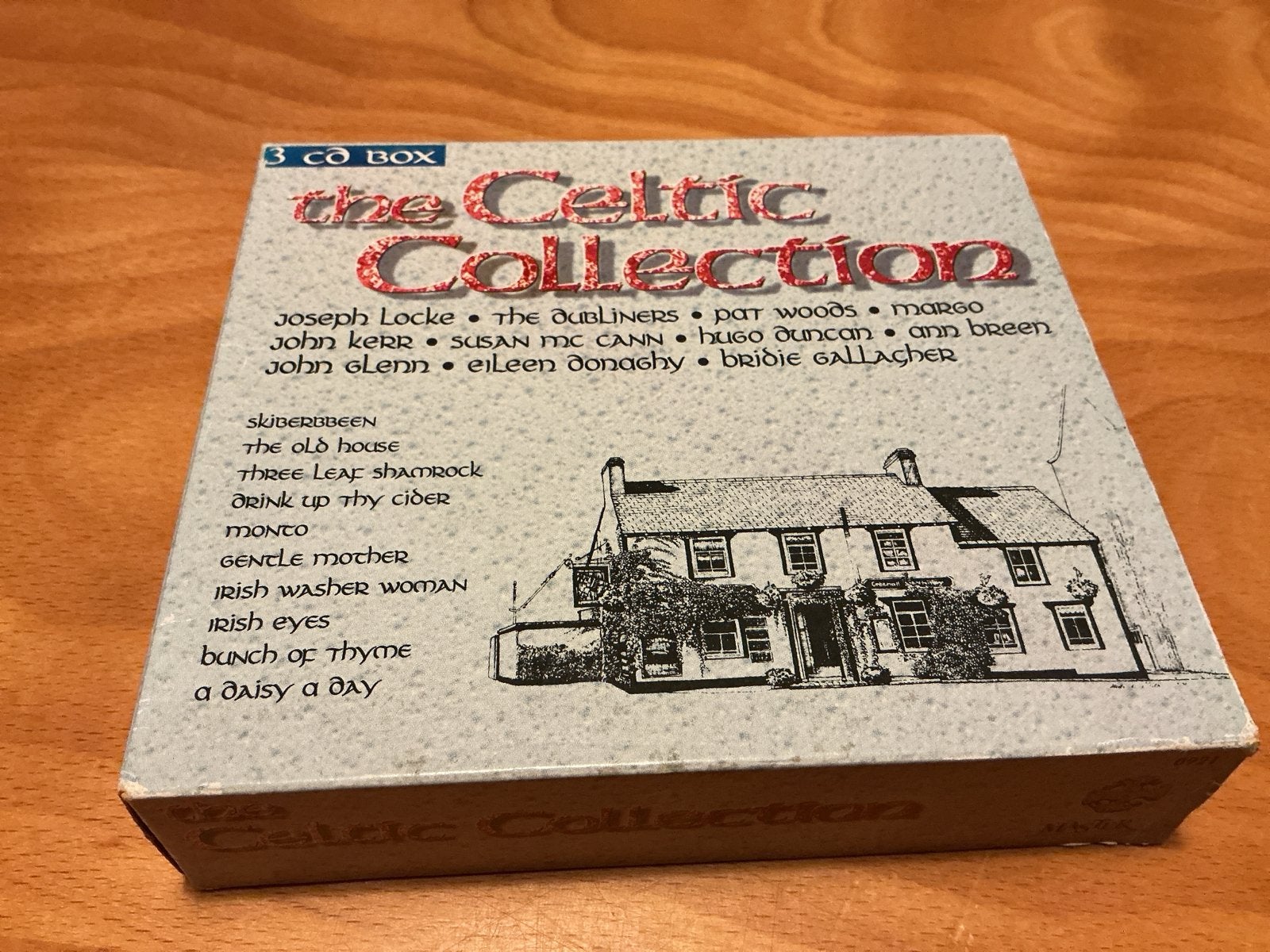 The Celtic Collection - 3 CD Boxset met Ierse muziek, Ophalen of Verzenden, Zo goed als nieuw, Boxset, Inclusief doosje
