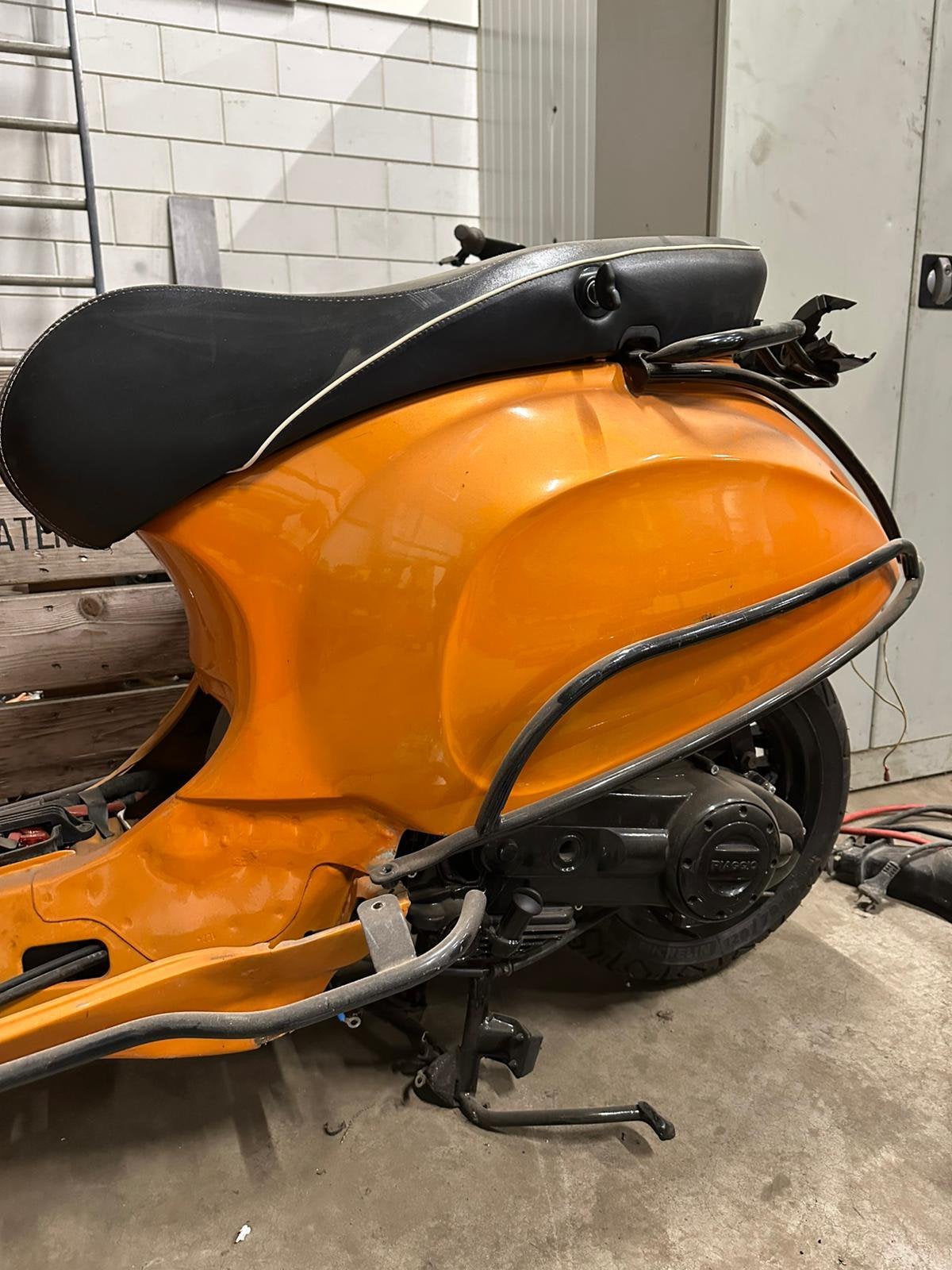 Vespa sprint 80 cc, Fietsen en Brommers, Ophalen, Zo goed als nieuw, Benzine, Overige modellen