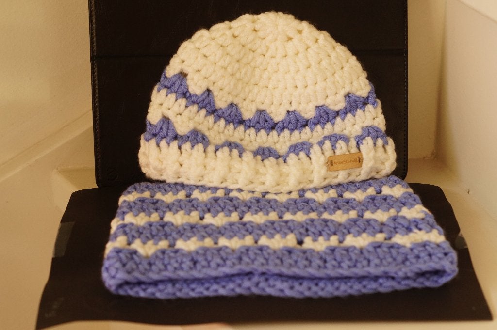 Creme met blauwe muts en colsjaal baby nieuw, Kinderen en Baby's, Babykleding | Mutsen, Sjaals en Wanten, Jongetje of Meisje, Handgemaakt