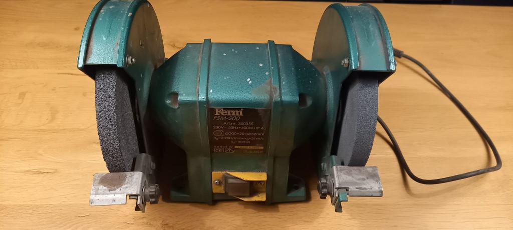 FERM FSM-200 slijpsteen, Ophalen of Verzenden, Gebruikt, Minder dan 700 watt, Werkbankslijpmachine