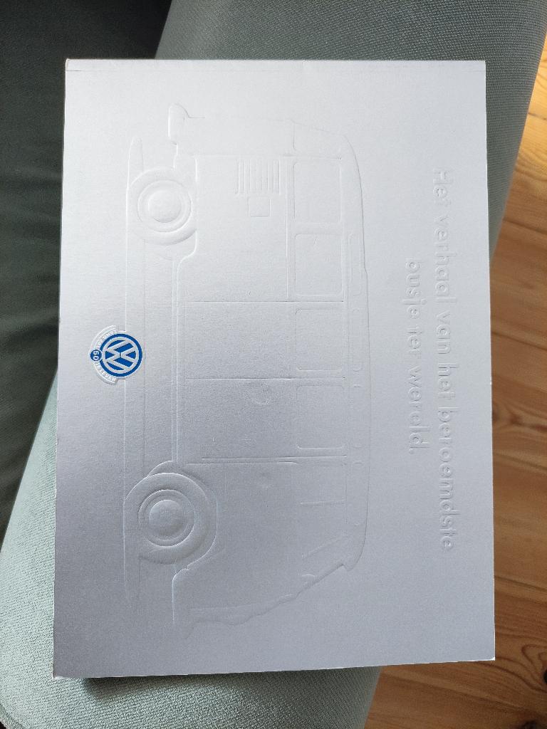VW - het verhaal van het beroemdste busje ter wereld, Ophalen of Verzenden, Zo goed als nieuw, Algemeen