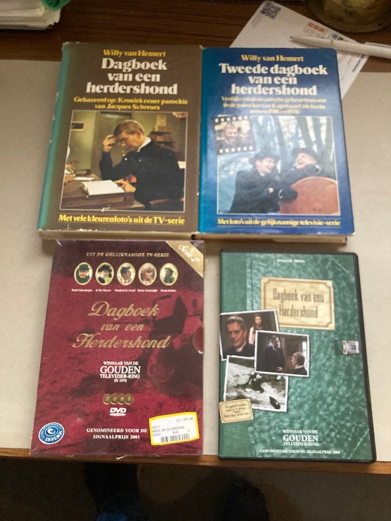 T.K. Dagboek van een Herdershond deel 1 en 2 + DVD, Boeken, Ophalen, Gelezen, Willy van Hemert, Noord-Brabant