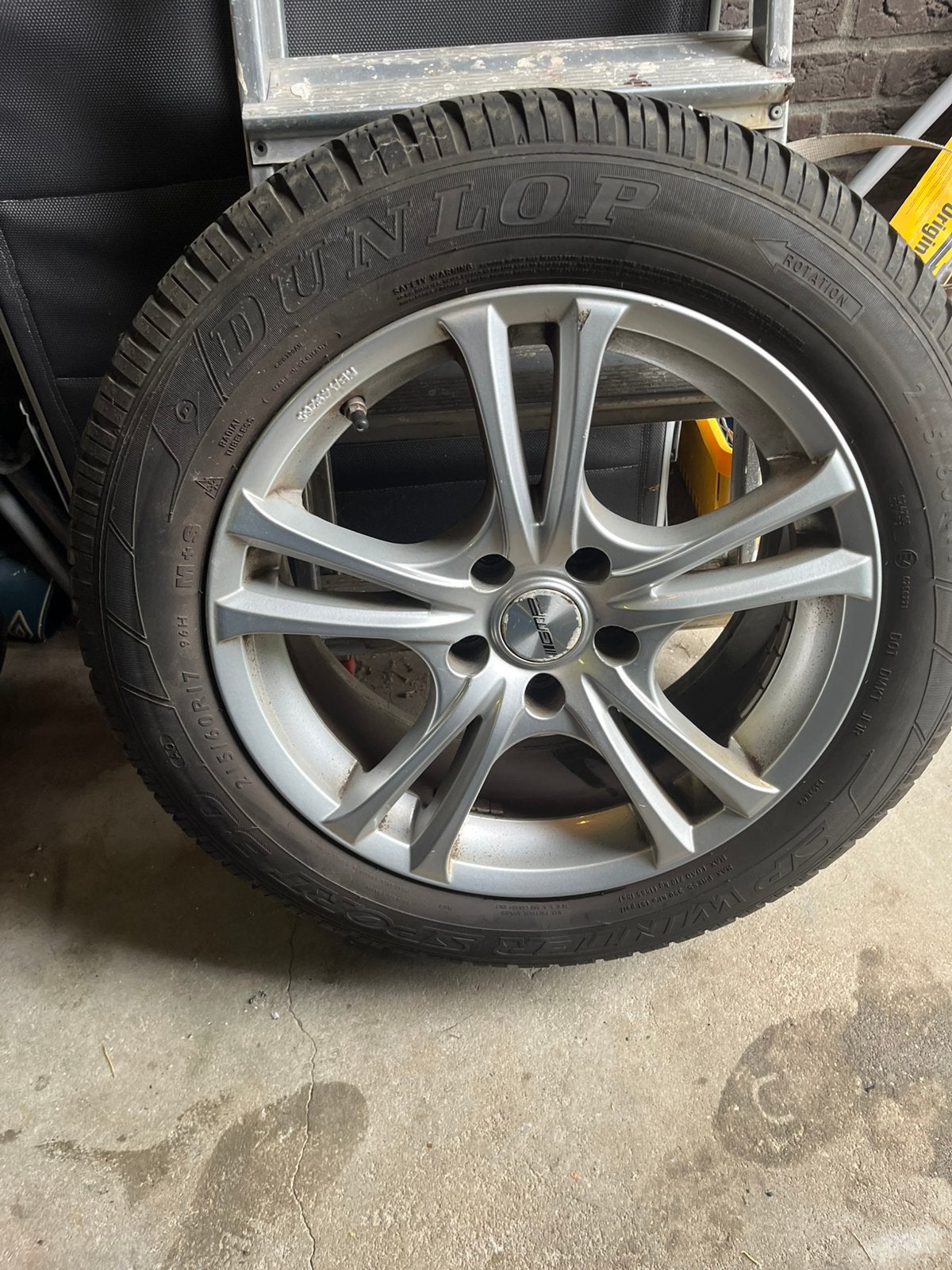 4 winterbanden op lichtmetalen velgen, Auto-onderdelen, Ophalen, 215 mm, Banden en Velgen, 17 inch
