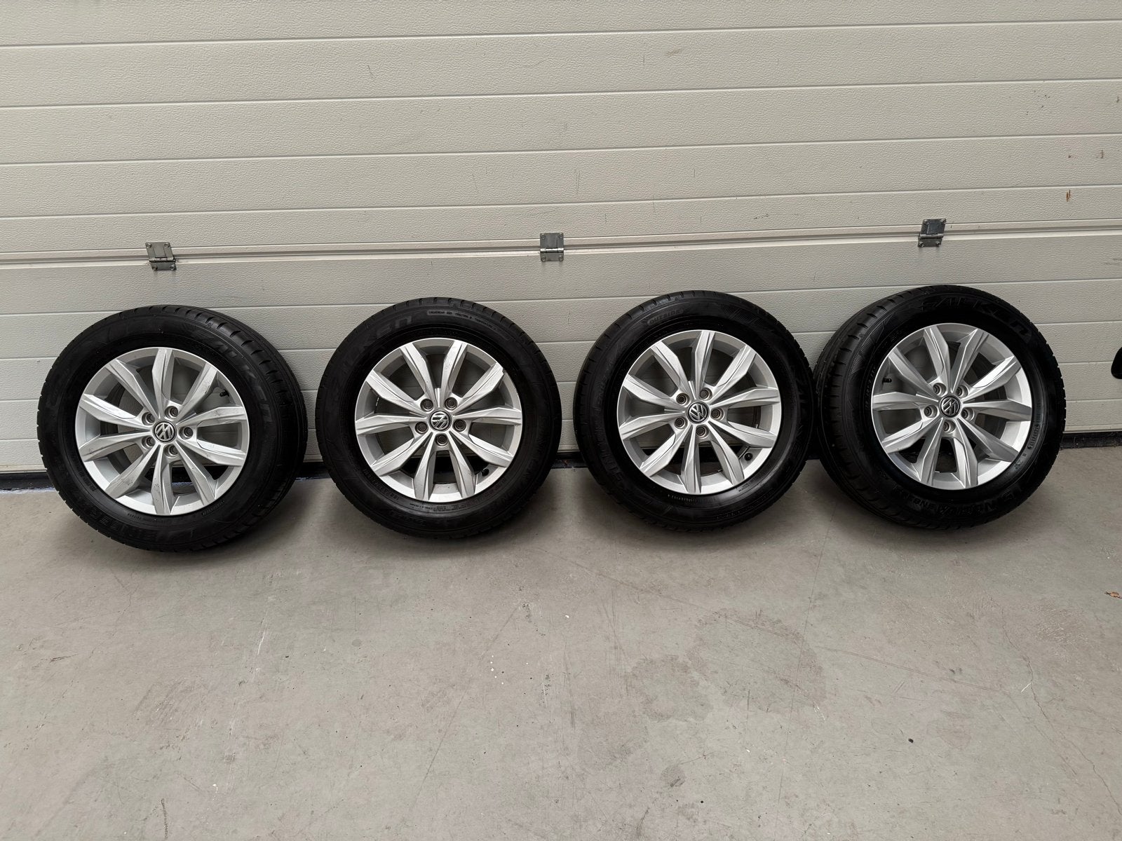 Volkswagen Polo 15 inch velgen met Falken zomer banden, Auto-onderdelen, Banden en Velgen, Ophalen, Gebruikt, 15 inch, Banden en Velgen