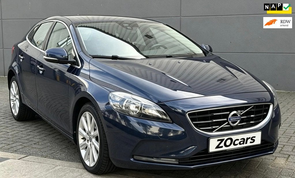 Volvo V40 1.6 D2 Momentum, Voorwielaandrijving, 28 km/l, Gebruikt, 4 cilinders