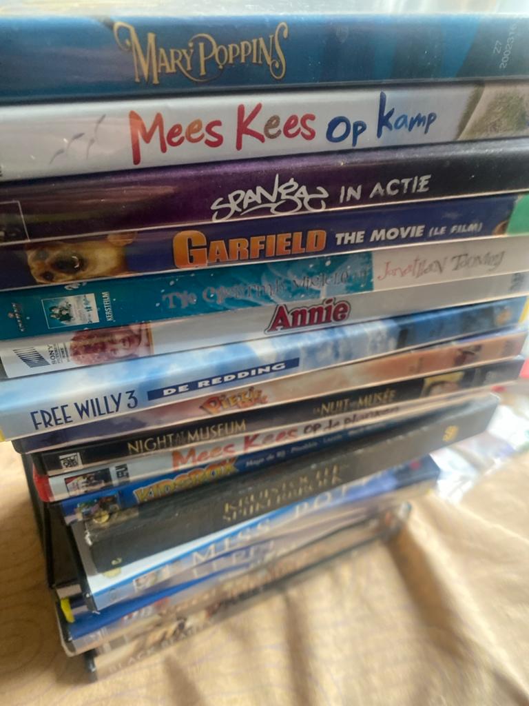 19 diverse kinderfilms op DVD: Mary Poppins, Mees Kees, Garf, Alle leeftijden, Overige genres, Ophalen of Verzenden, Zo goed als nieuw