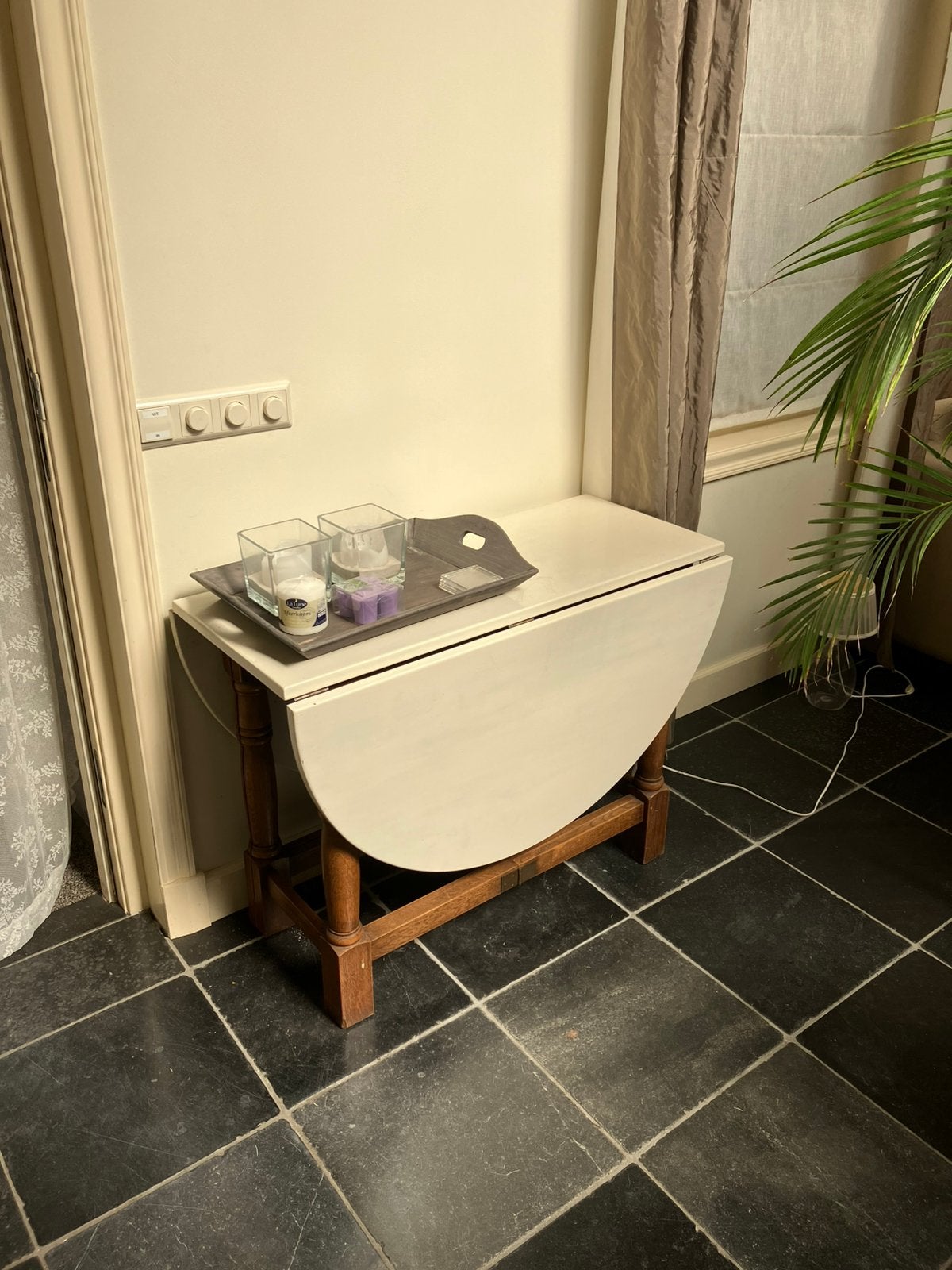 Eettafel hangoor tafel, Ophalen, Zo goed als nieuw, 75 m² of meer, Laminaat