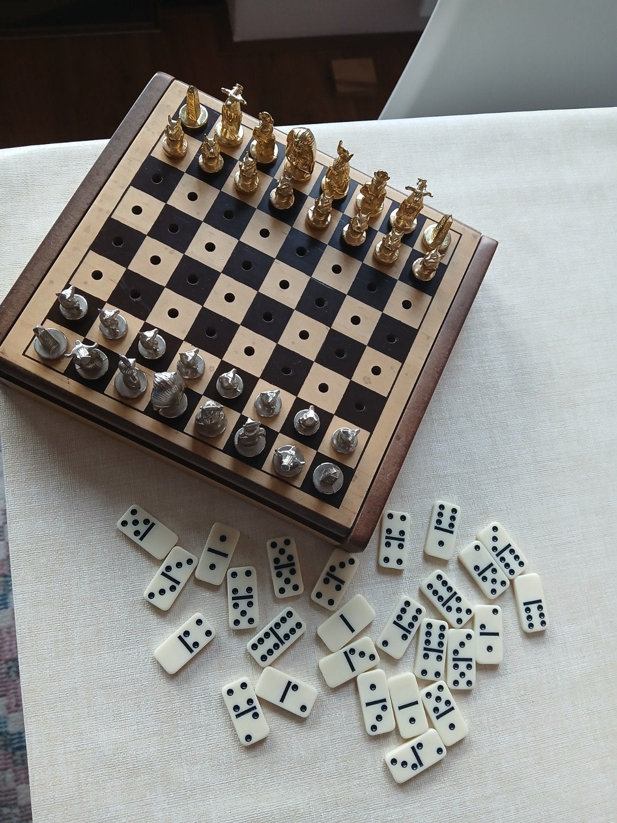 Uniek Schaakspel met goud zilver Stukken en Domino, Gebruikt, Een of twee spelers, Onbekend, Ophalen of Verzenden