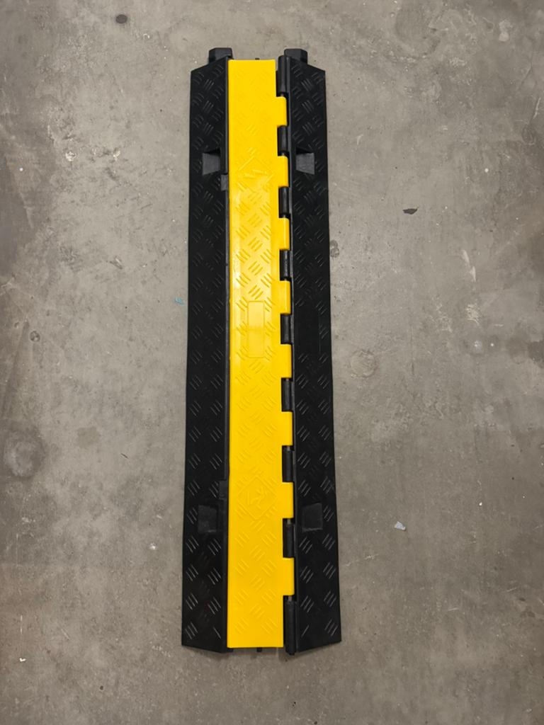 8x nieuwe Kabelgoot / kabelbrug / kabelbeschermer, Ophalen, Nieuw, Kabel of Snoer