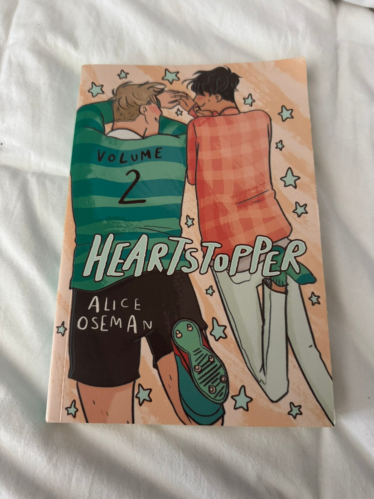 Heartstopper boek volume 2, Ophalen of Verzenden, Zo goed als nieuw
