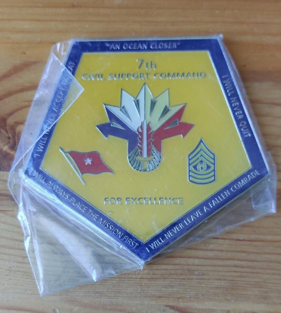 7th Civil Support Command Commander &CSM Challenge Coin, Verzamelen, Ophalen of Verzenden, Landmacht, Amerika, Embleem of Badge