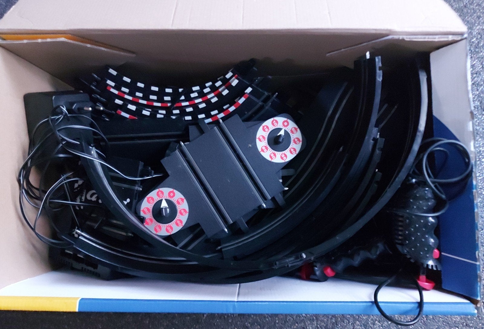 Carrera Go racebaan met nog extra stukken voor langere  baan, Ophalen, Zo goed als nieuw, Elektrisch, Carrera