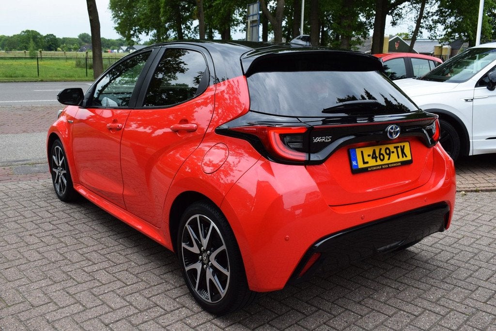 Toyota Yaris 1.5 Hybrid Launch Edition AUTOM/NAVI/ADAP-CRUIS, 450 kg, Gebruikt, 49 €/maand, 1490 cc