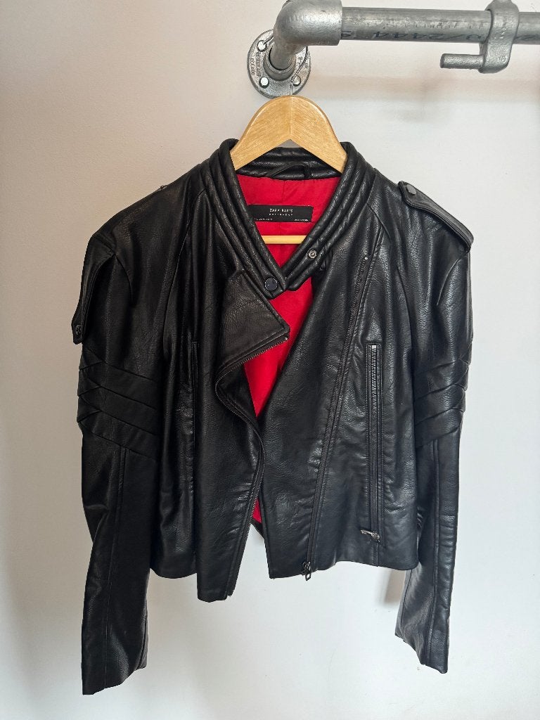 Zara Basic zwarte imitatieleer bikerjack, Maat 46/48 (XL) of groter, Ophalen of Verzenden, Zo goed als nieuw, Zara