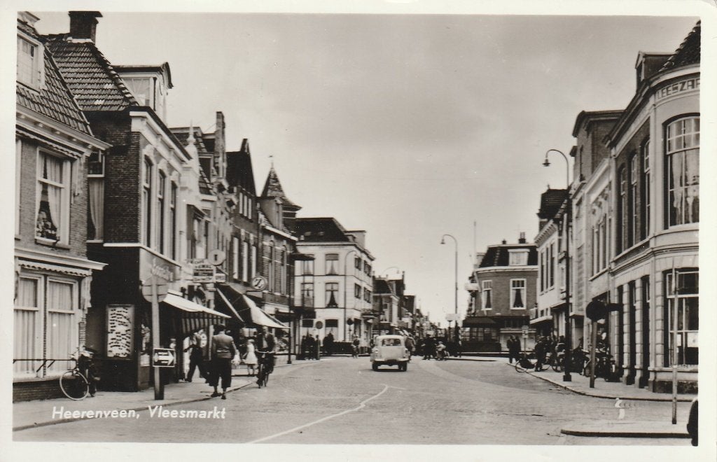 Heerenveen   Vleesmarkt   Oude  Austin A30?, Ophalen of Verzenden, 1940 tot 1960, Gelopen, Friesland
