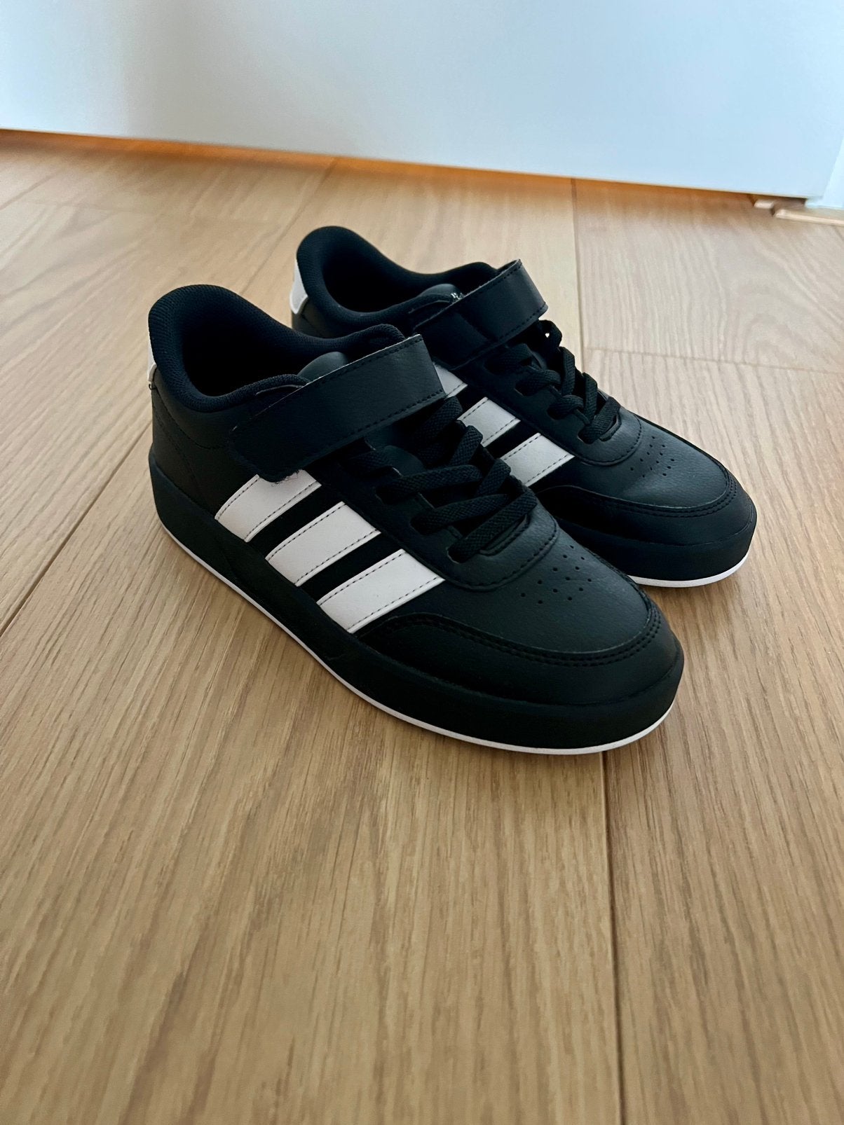 Adidas schoenen maat 33 z.g.a.n., Jongen of Meisje, Schoenen, Ophalen of Verzenden, Zo goed als nieuw