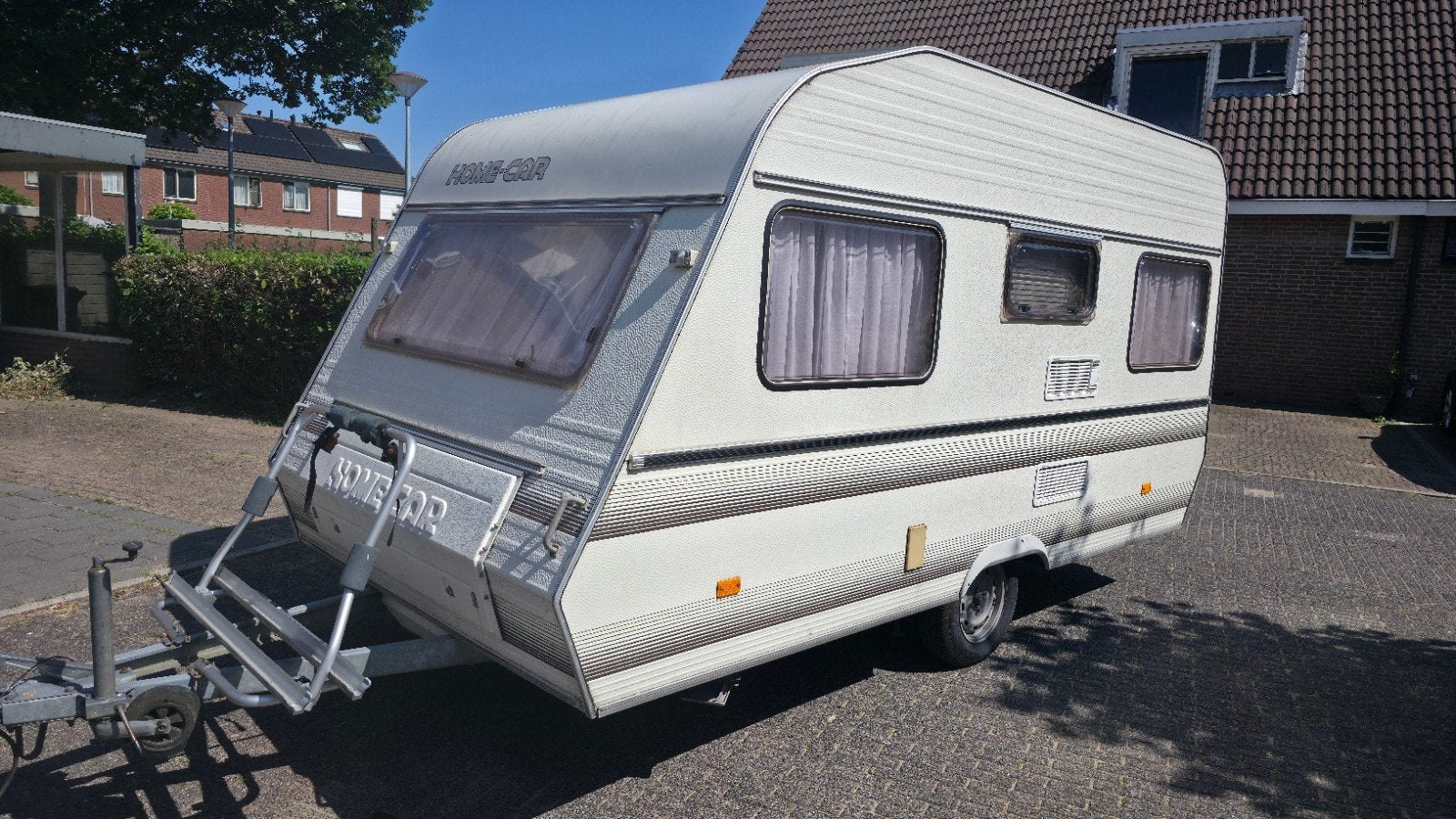 Home-Car Eureka 38 Compacte en complete caravan, Caravans en Kamperen, Home-car, Vast bed, Treinzit, Particulier