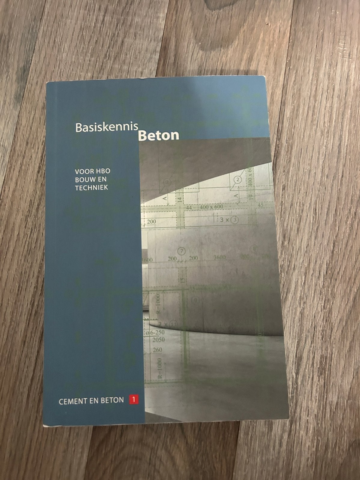 Basiskennis Beton - Cement en Beton 1, Boeken, Ophalen of Verzenden, Gelezen, Bouwkunde