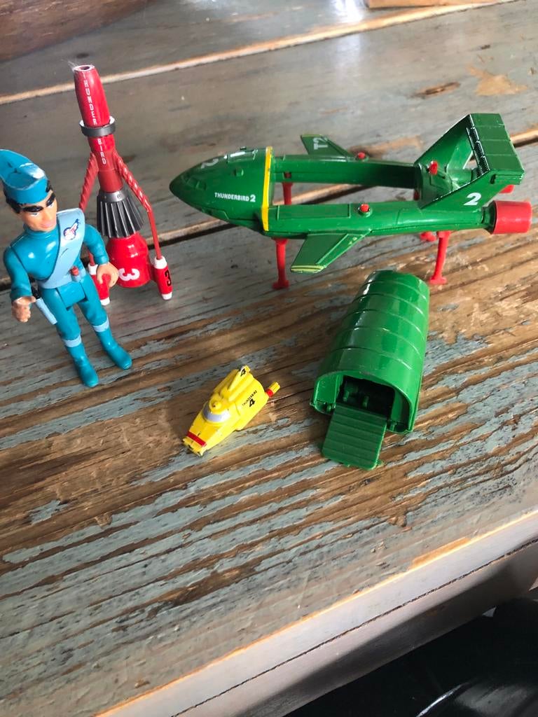Vintage Thunderbirds 2, 3, 4 met poppetje, Verzamelen, Speelgoed, Ophalen of Verzenden, Gebruikt